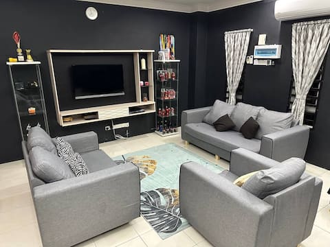 Pa & Ma Homestay Kulim | 4 Fully Air-Conditioned Rooms
