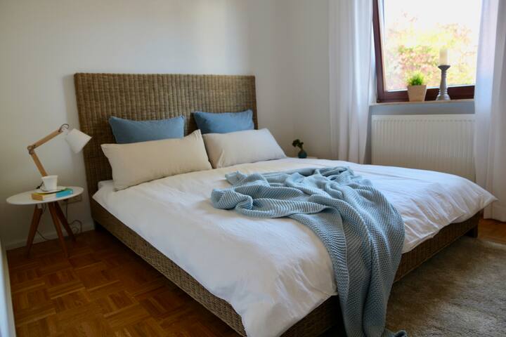 Schlafzimmer No.2