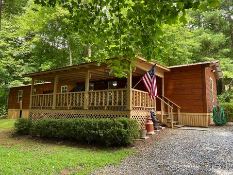 Peaceful + Quiet Cabin Retreat in the Mountains