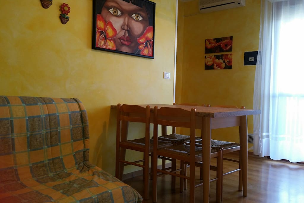 Kitchen w/ sofa bed