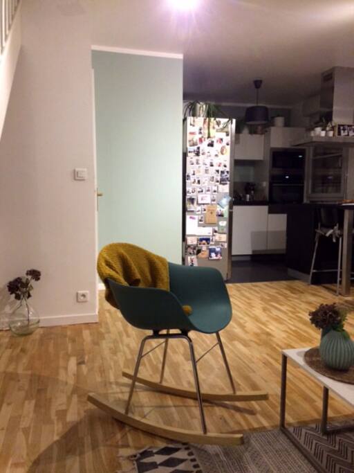 Coin cuisine, ouverte sur le salon