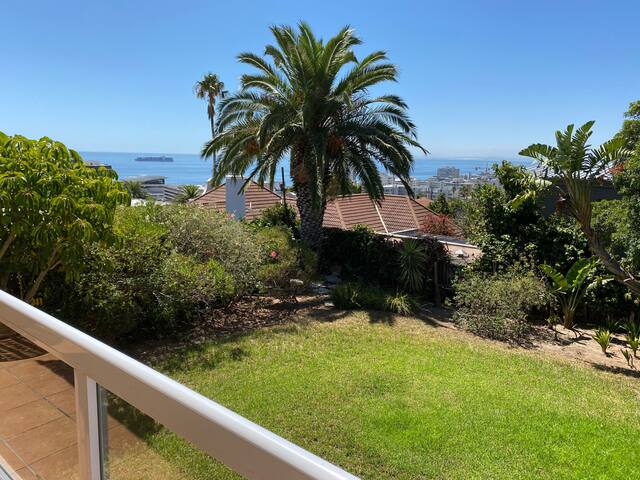 Grande villa avec belle vue mer gallery image 2