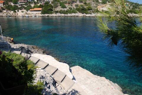 quite,sunny,peaceful place near sea