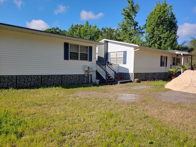 Airbnb Astor Vacation Rentals Places To Stay Florida