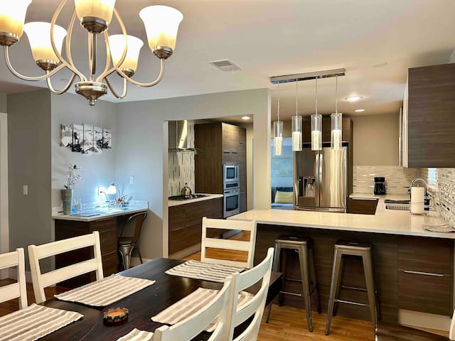 Centrally Located-Univ Park Home-Lovely & Spacious