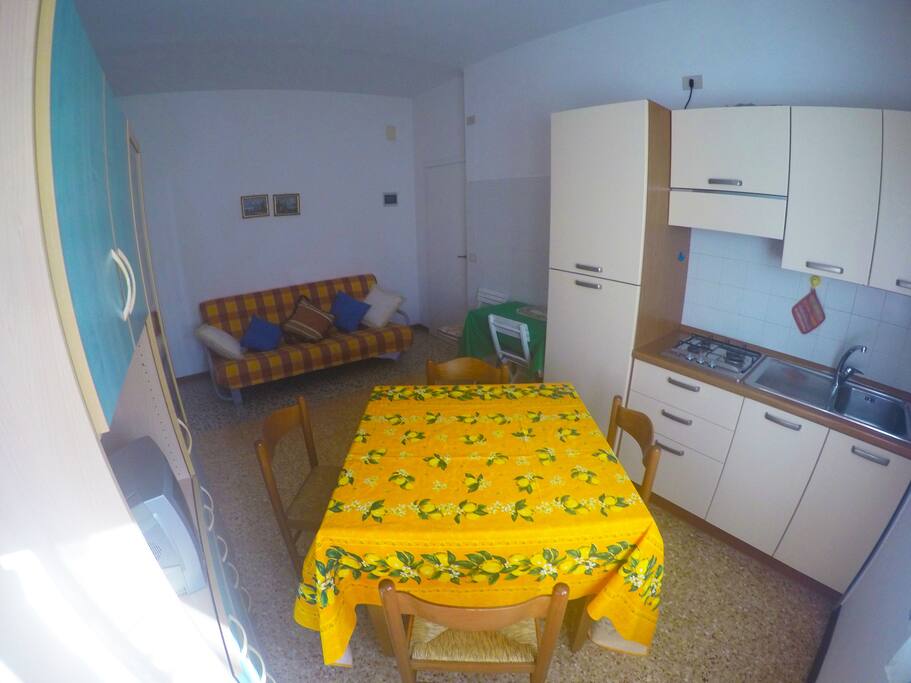 cucina con divano letto