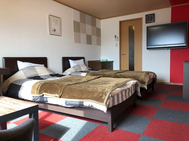 Aizu-Wakamatsu city center! The best base for sightseeing, golf, skiing and snowboarding Loom A