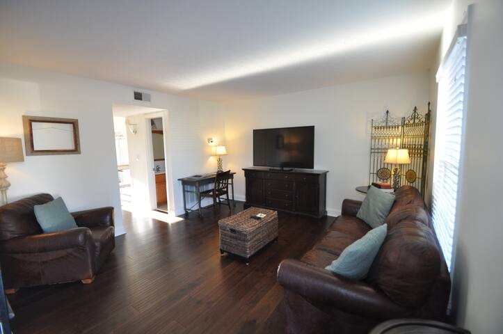 So Comfy - Walk to Shop & Dine
Monthly Discounts