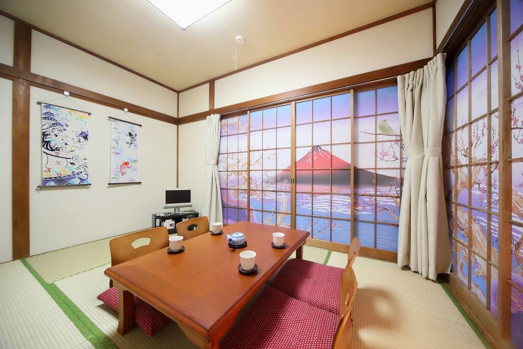 It's two-storey house with 2 double beds and 5 single floor mattress