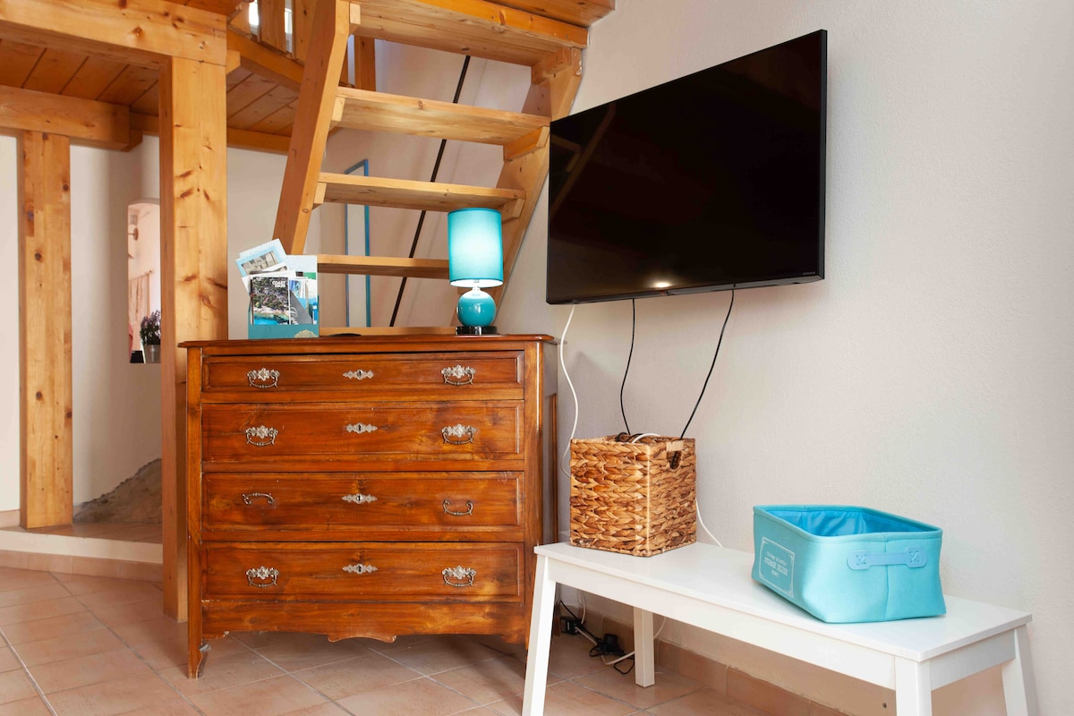 Top Airbnb: Genius Loci. Cozy house with garden. a Olbia