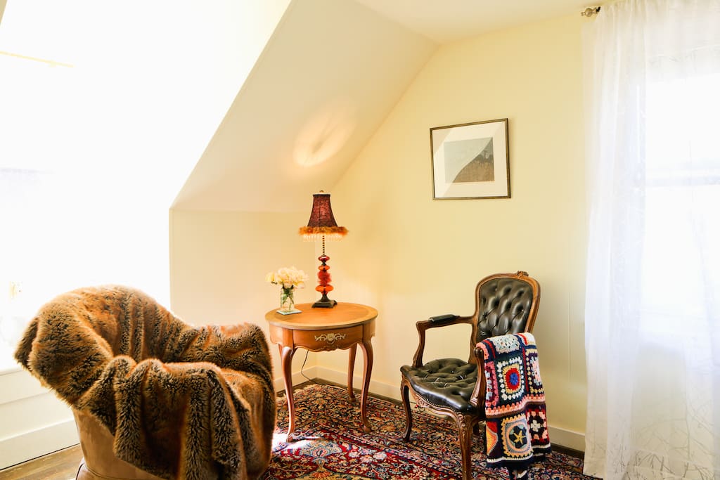 West Bedroom sitting area.