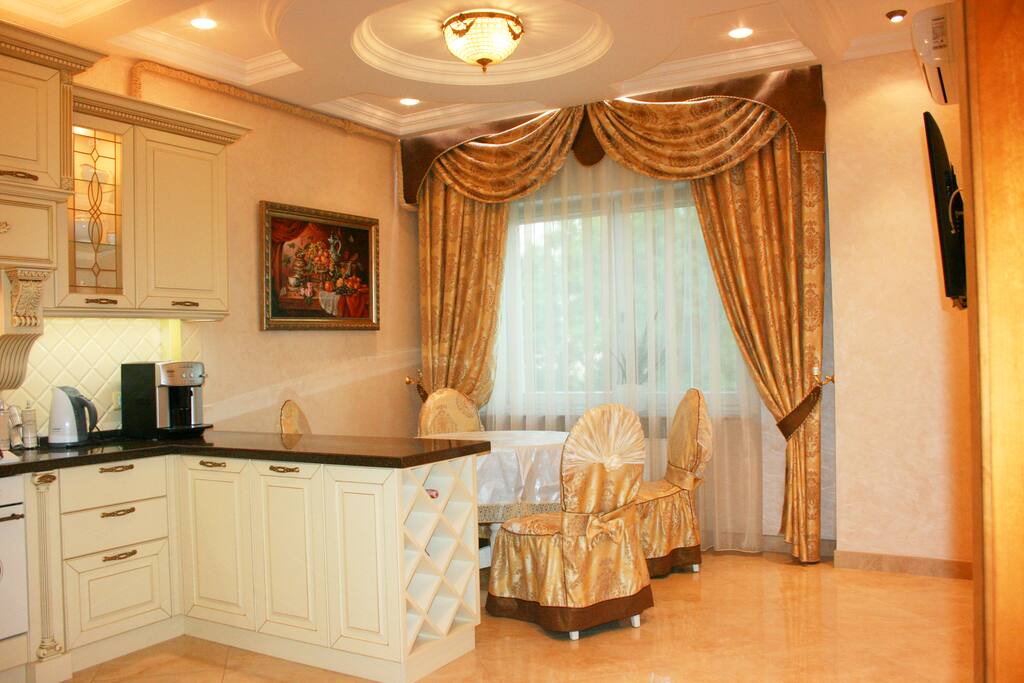 Kitchen ( dining area)