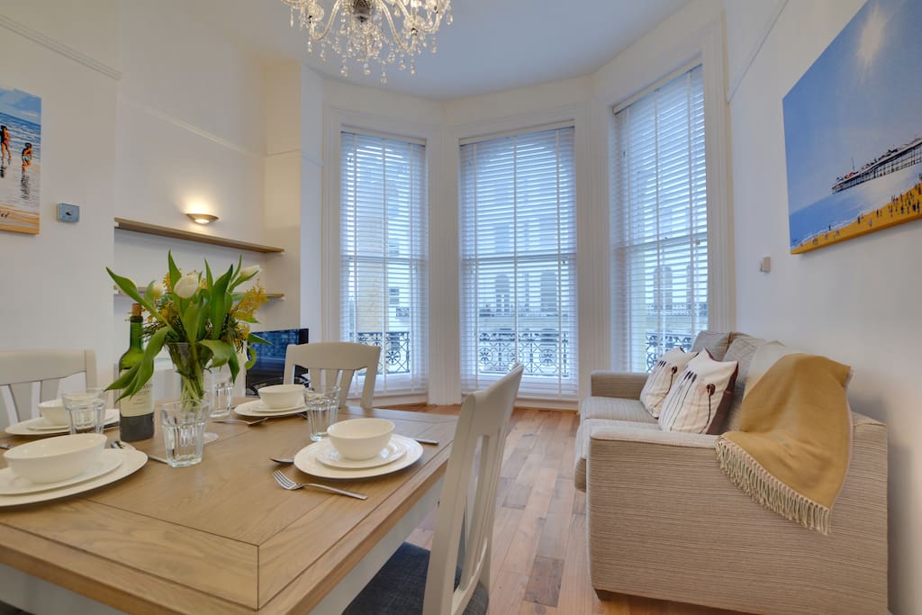 Open plan sitting / living room / kitchen