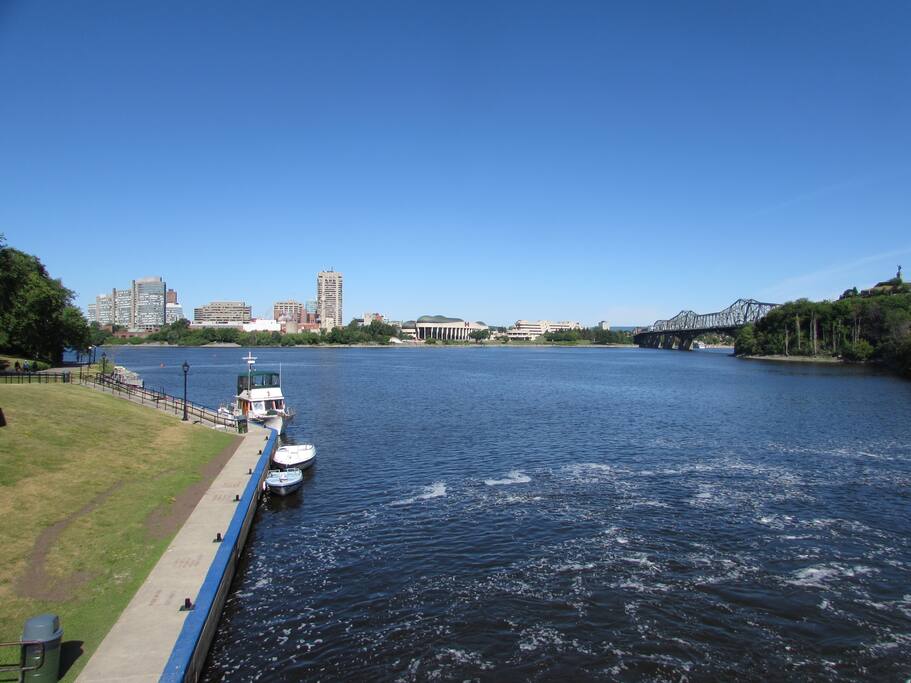 Walk Behind the Parliament Hill - AMAZING VIEWS ....