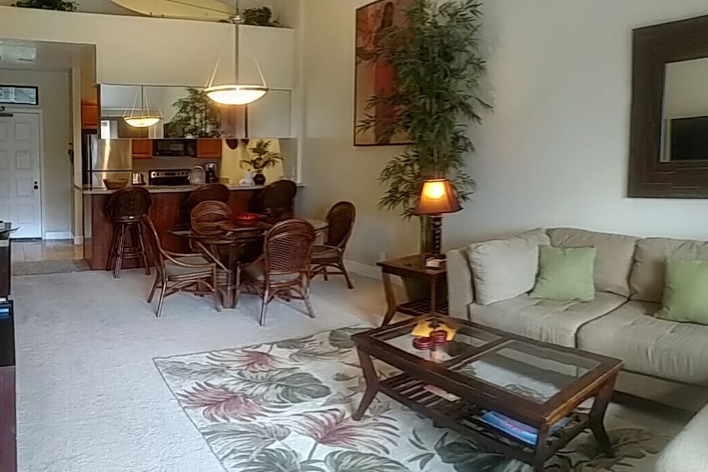 Spacious living and dining room area