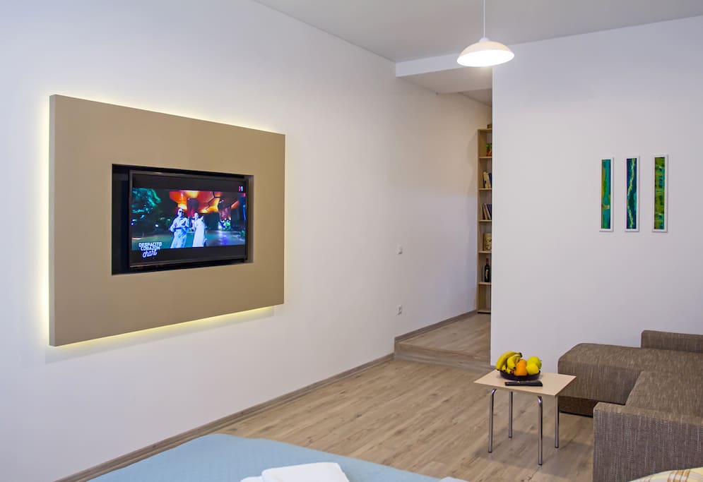 flat cable TV