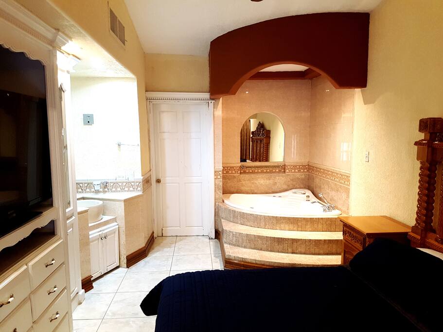 Habitación principal con jacuzzi