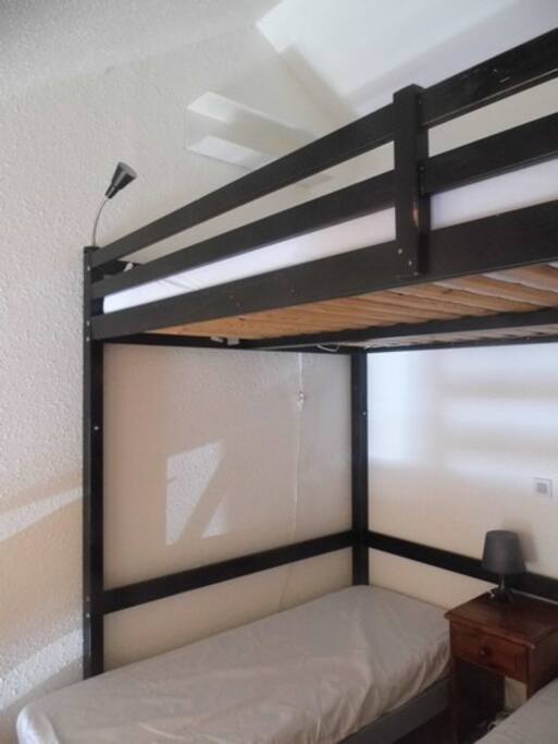 Mezzanine: 1 lit 2 places + 2 lits 1 place