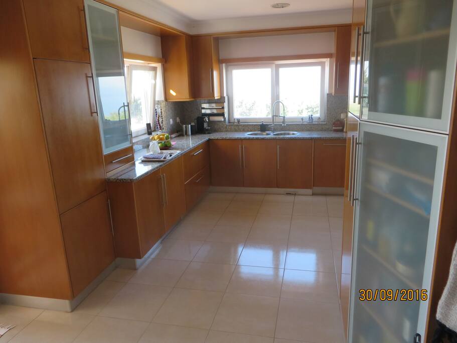 Fully equipped kitchen.