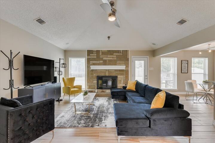 Stunning Cheerful,Modern Home gallery image 4