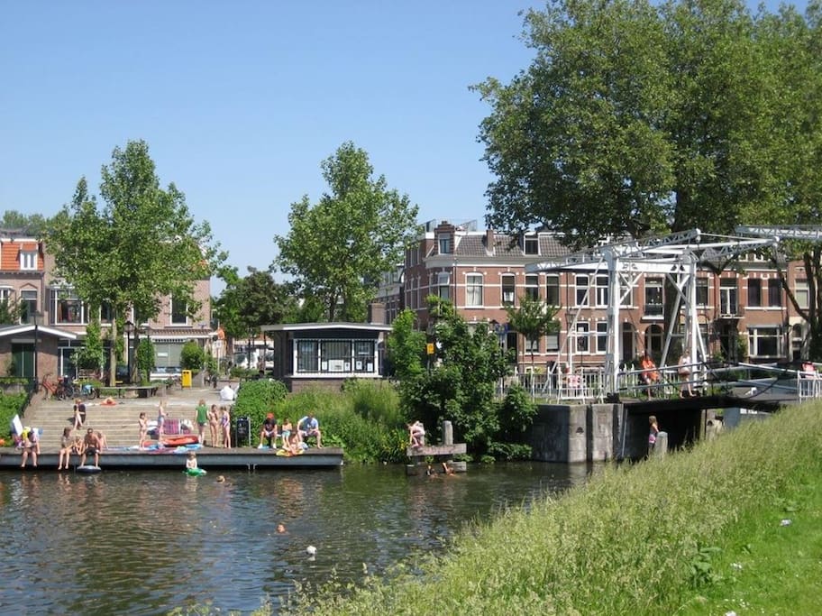 Bridge and pontoon around the corner