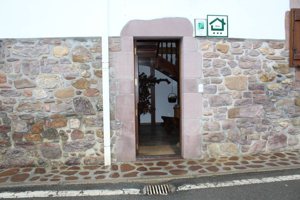 Casa Rural Iriondoa I - Entrada principal