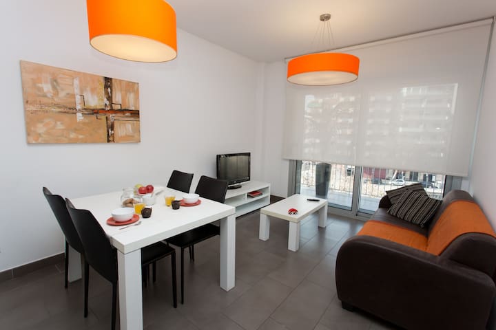 Two Bedrooms Apartment Steps From Subway Station in BCN Center