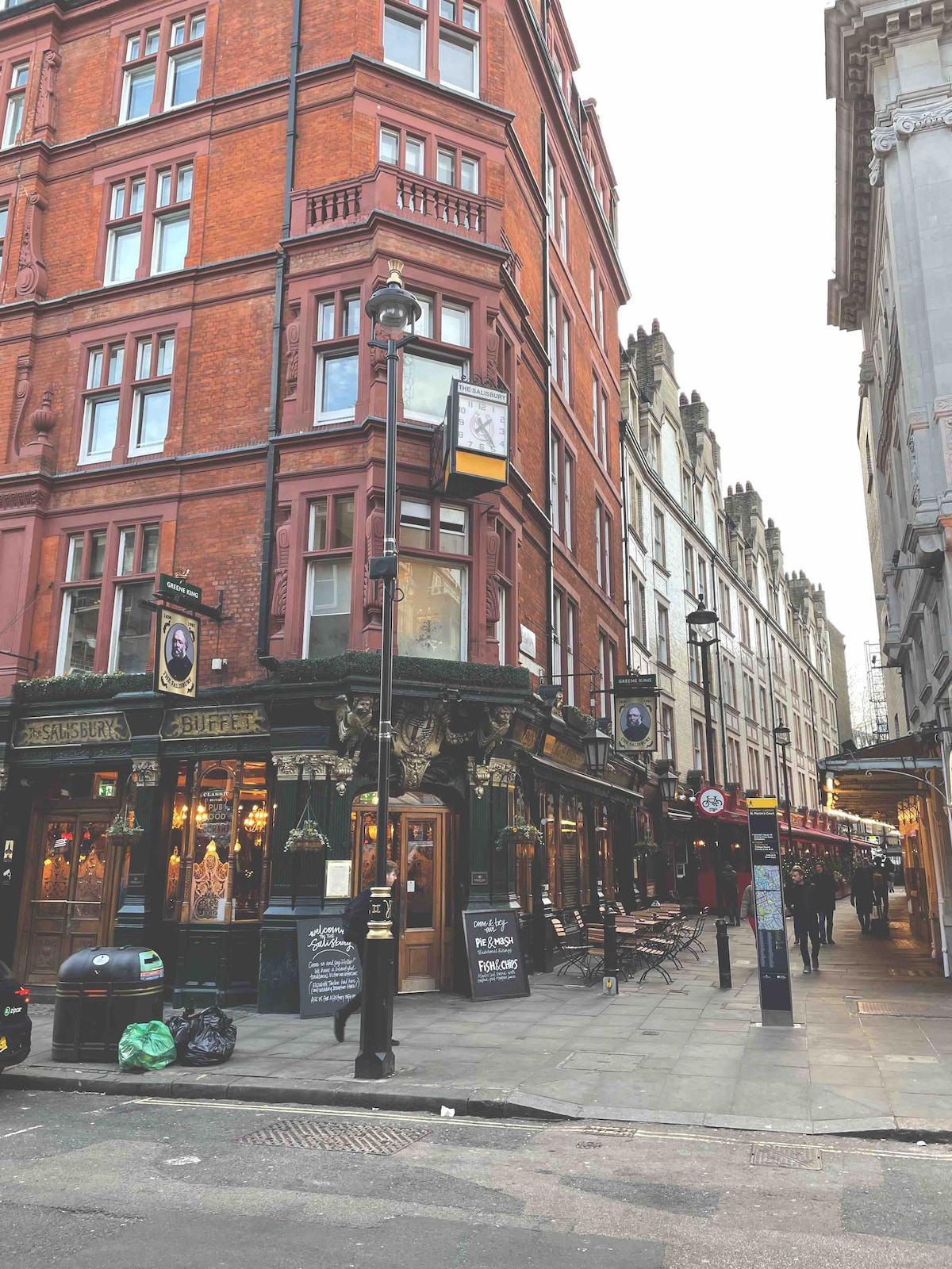 Covent Garden Lovely 1 bed on St Martins’ Lane Apartments for Rent in Covent Garden, England