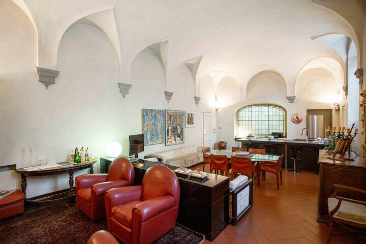 Renaissance Palace in Santa Croce gallery image 3