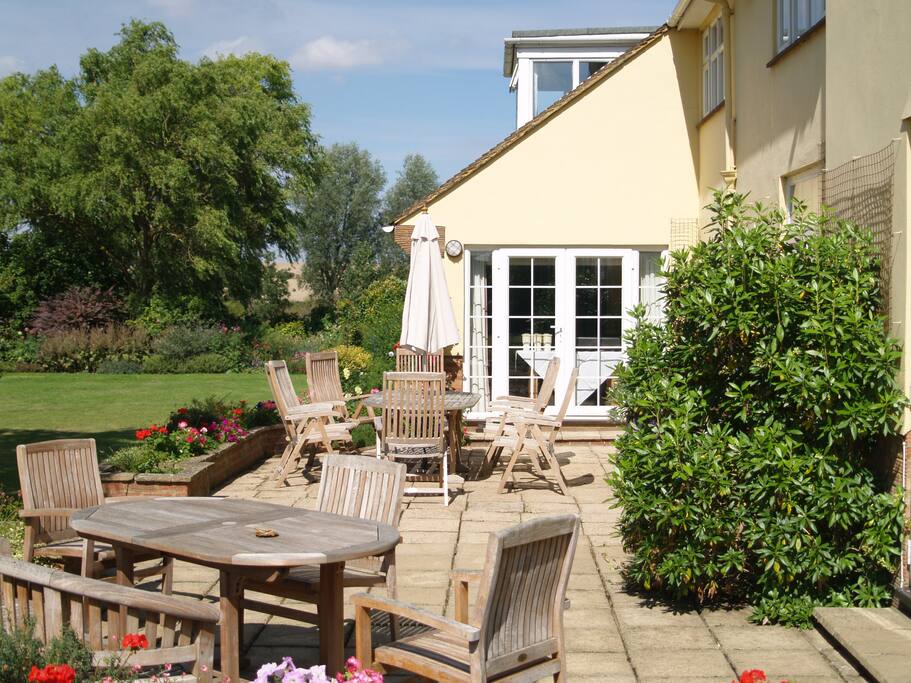 Outside seating. Weather permitting!