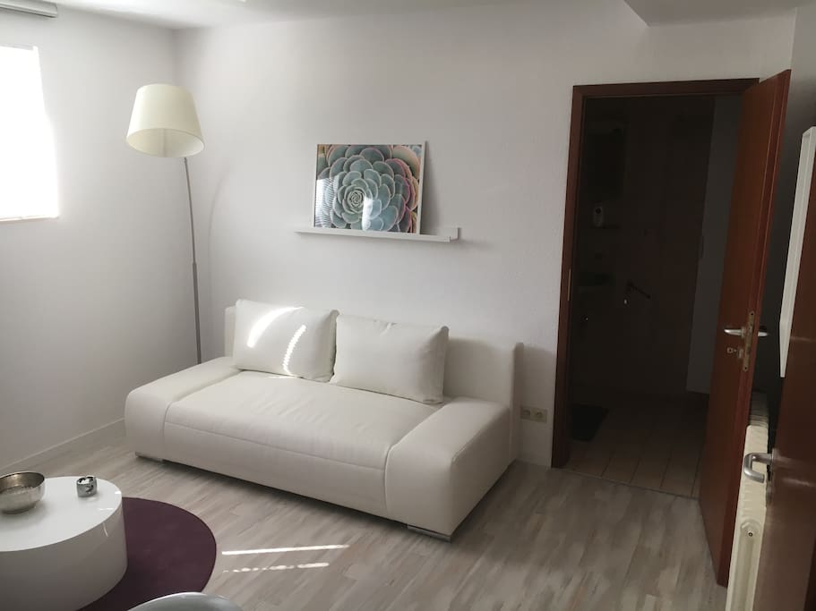 Wohnraum mit Schlafcouch (1,40x2,00)