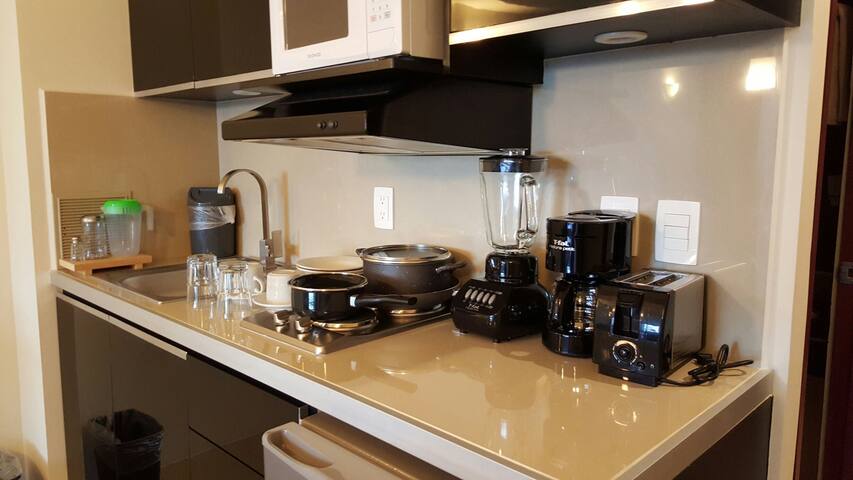 All-suites Tower 22 floors – Coworking Home Office gallery image 3