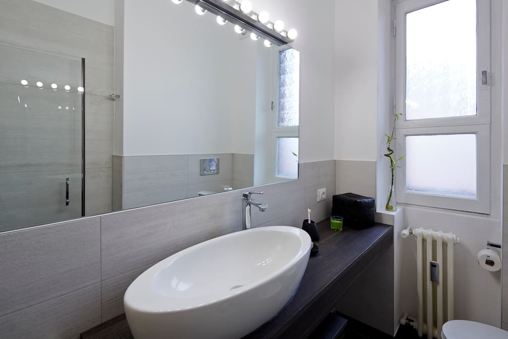 details of the bathroom