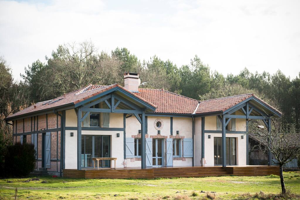 Façade côté piscine