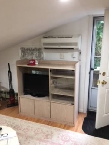 Garage Loft Guesthouses For Rent In Glen Burnie