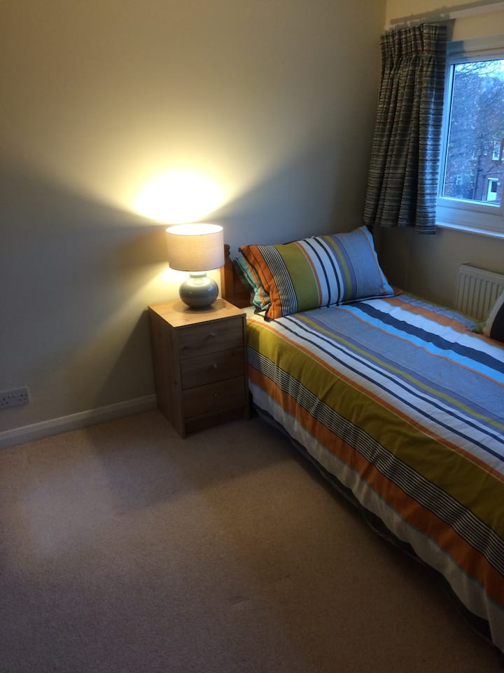 WaltononThames Vacation Rentals & Homes England, United Kingdom Airbnb