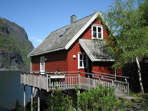 Fretheim Fjordhytter. Holiday cottages in Flåm