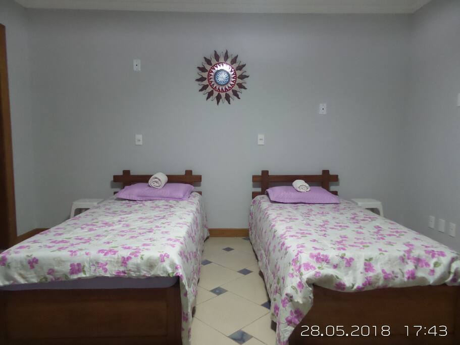 Camas de solteiro confortáveis