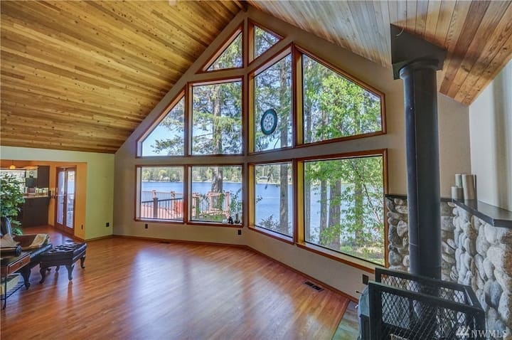 Prime Hammersley Inlet Waterfront Retreat - Houses for Rent in Shelton ...