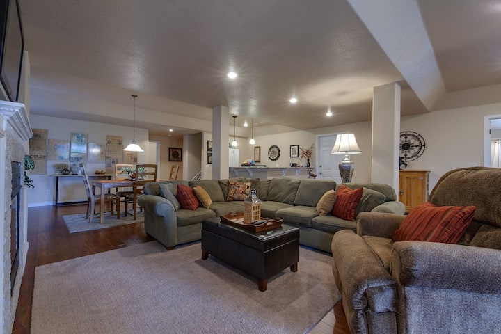 Almost 2,000 sqft of living space.  Includes 2 Bedrms, 2 Large Bathrms, Kitchenette, Dining, Family Room (with sleeper sofa and a gas fireplace), and a game table.  Enjoy wonderful views from the patio of the Castle Rock and Pikes Peak. 