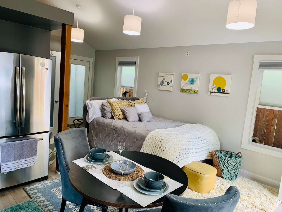 Newly renovated Sellwood Sanctuary Guest House Cottages for Rent in