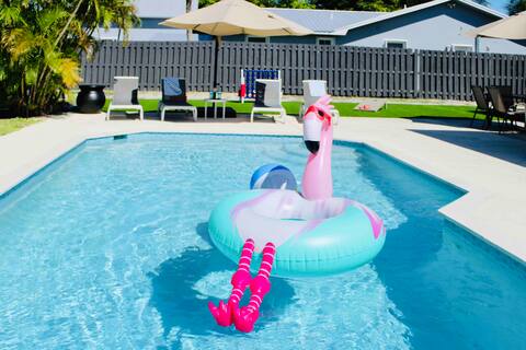 2 miles to Beach, House+Guest House+Heated Pool