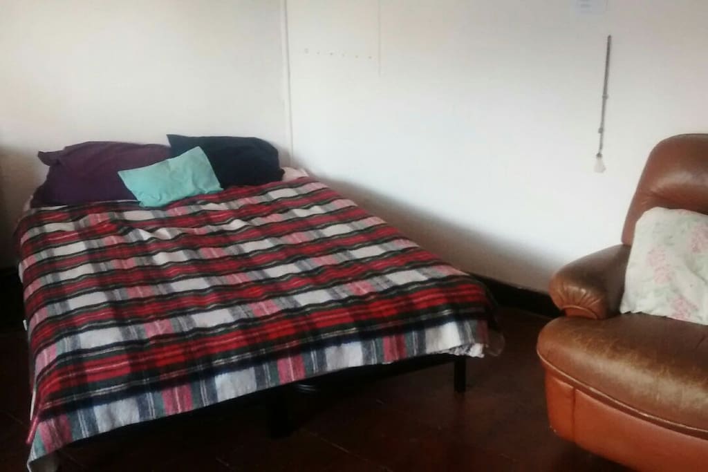 Le coin chambre.