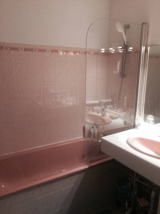 Salle de bain Avec baignoire