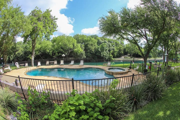Vacation Homes Condo Rentals Airbnb