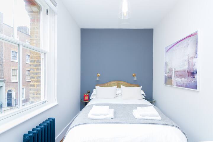 Modern 2 Bed in Fitzrovia gallery image 5