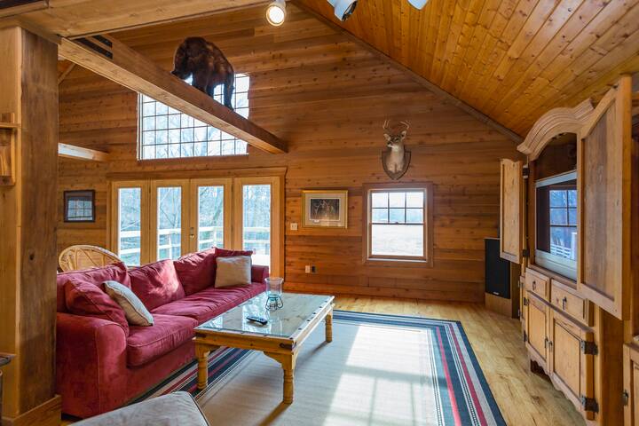 Poplar Creek Stables Two Bedroom With a Loft gallery image 2