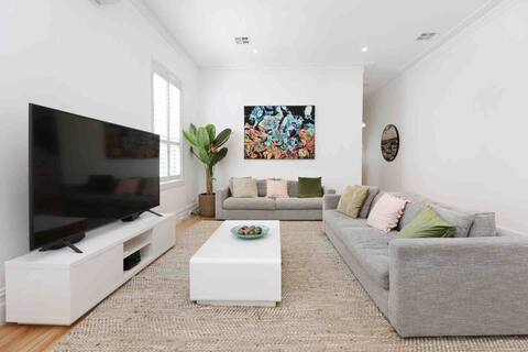 Victorian West Beauty 7km from CBD