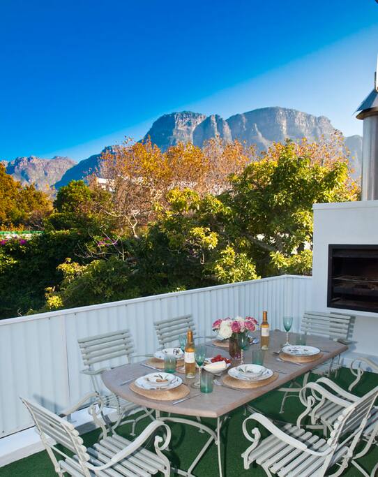 Enjoy breakfast, lunch and dinner perched above the trees, with the beautiful mountains in view.
