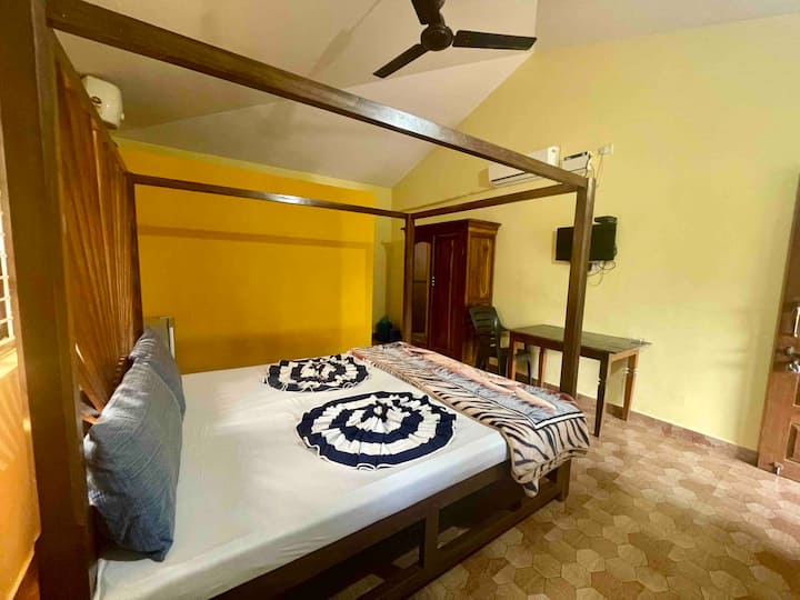 Lobos Guest House Гоа Кавелоссим